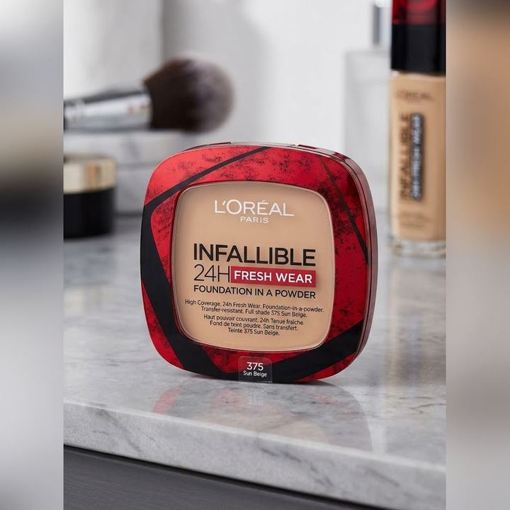 L'Oréal Paris Infallible 24H Fresh Wear Foundation in a Powder